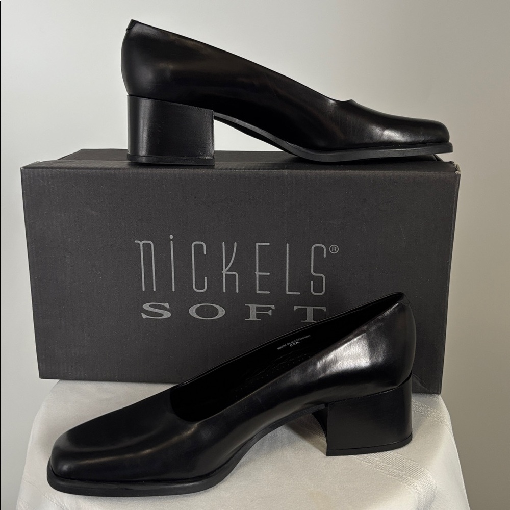 Nickels Black Heels with Pointed Toe and High Heel - Picture 1 of 8